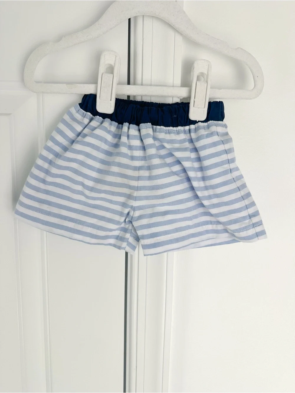 The Beaufort Bonnet Company striped shorts 6-12m